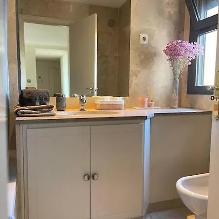 Besthomestay- Lisbon- Garden, Pool & Garage Apartment Lisbon