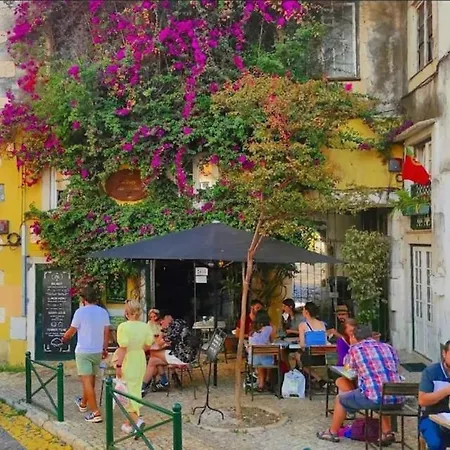 דירה Besthomestay- Lisbon- Garden, Pool & Garage ליסבון
